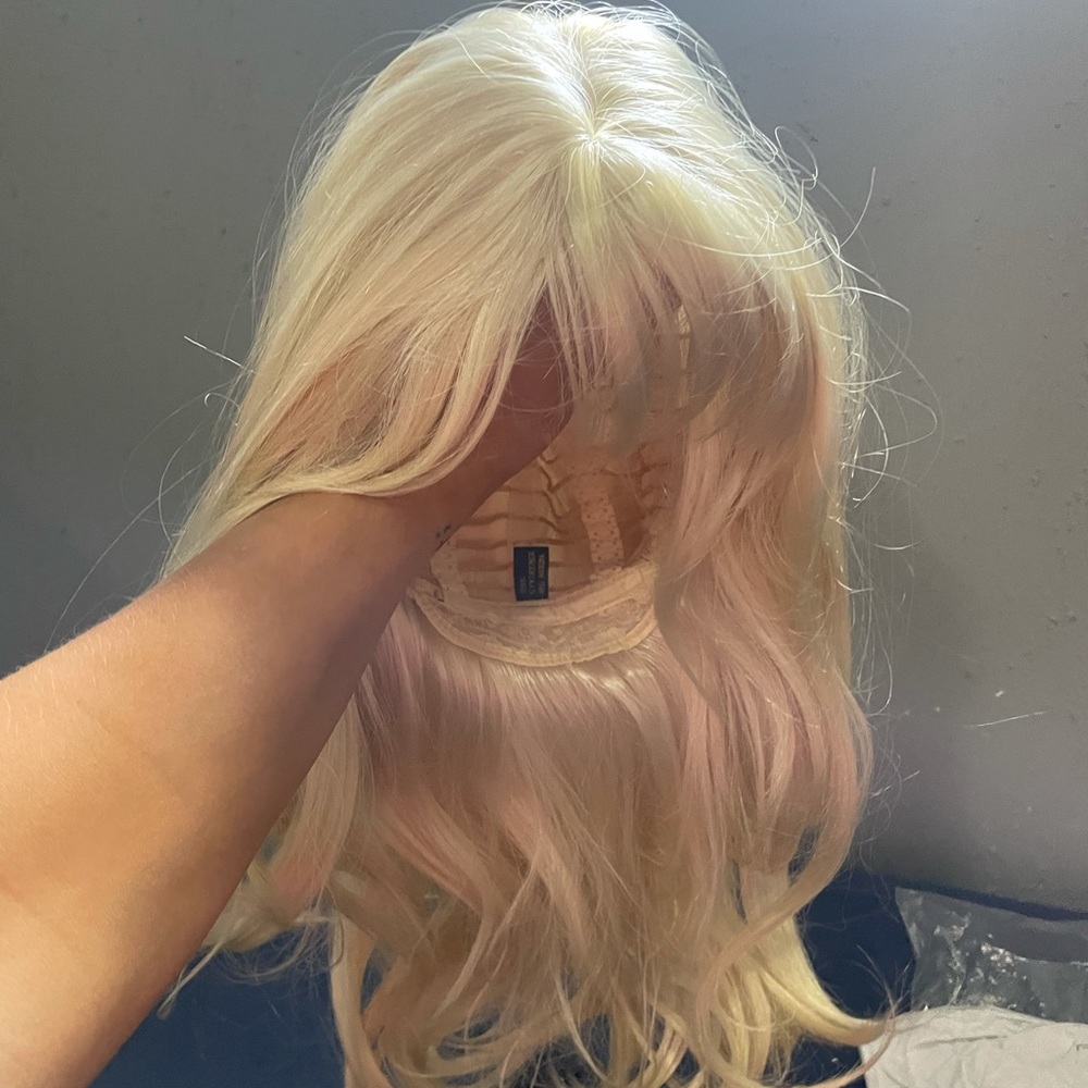 Like NEW Blonde long hair wig
